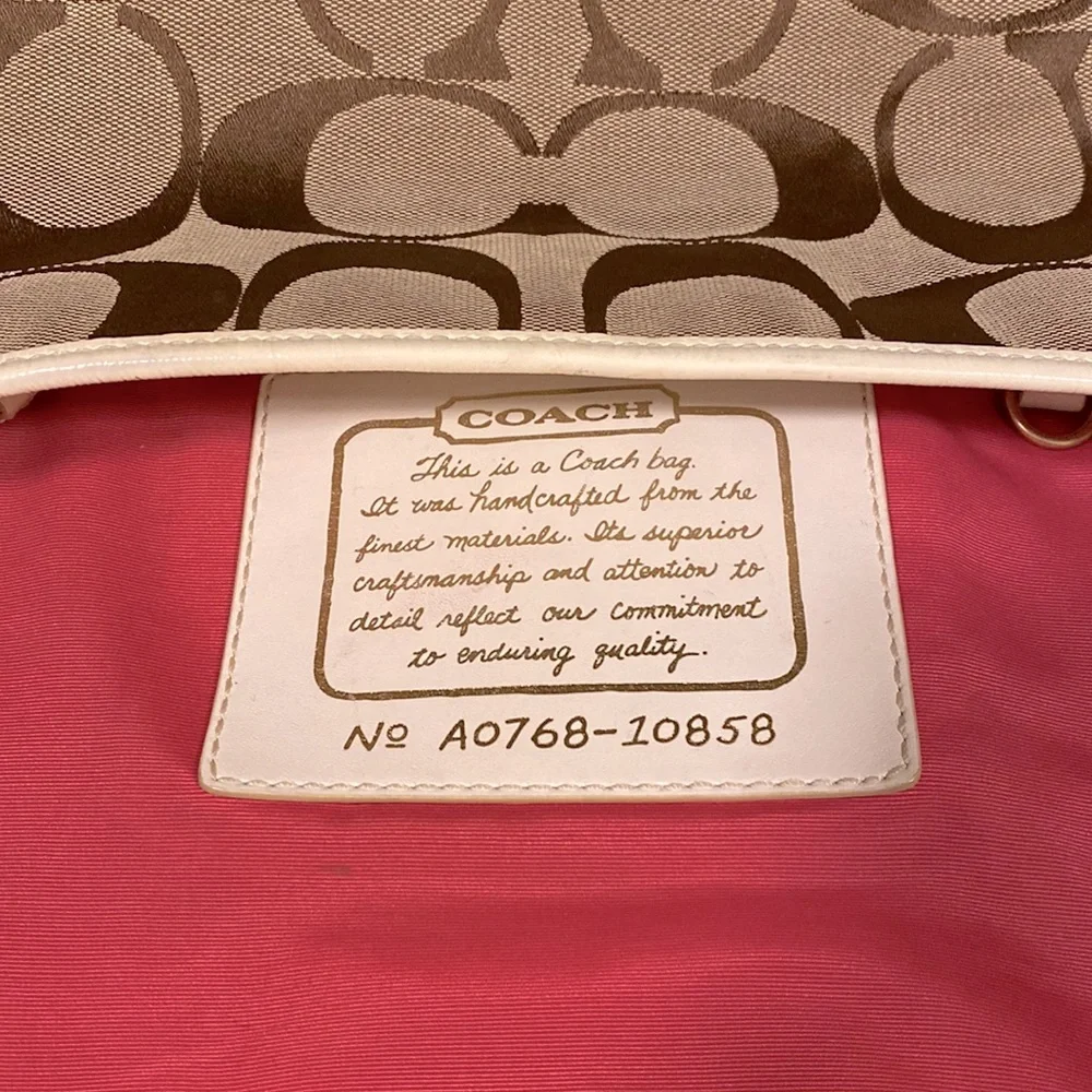 COACH jacquard w/multicolored band at base. Cream patent leather trim. #10858 - Picture 12 of 15